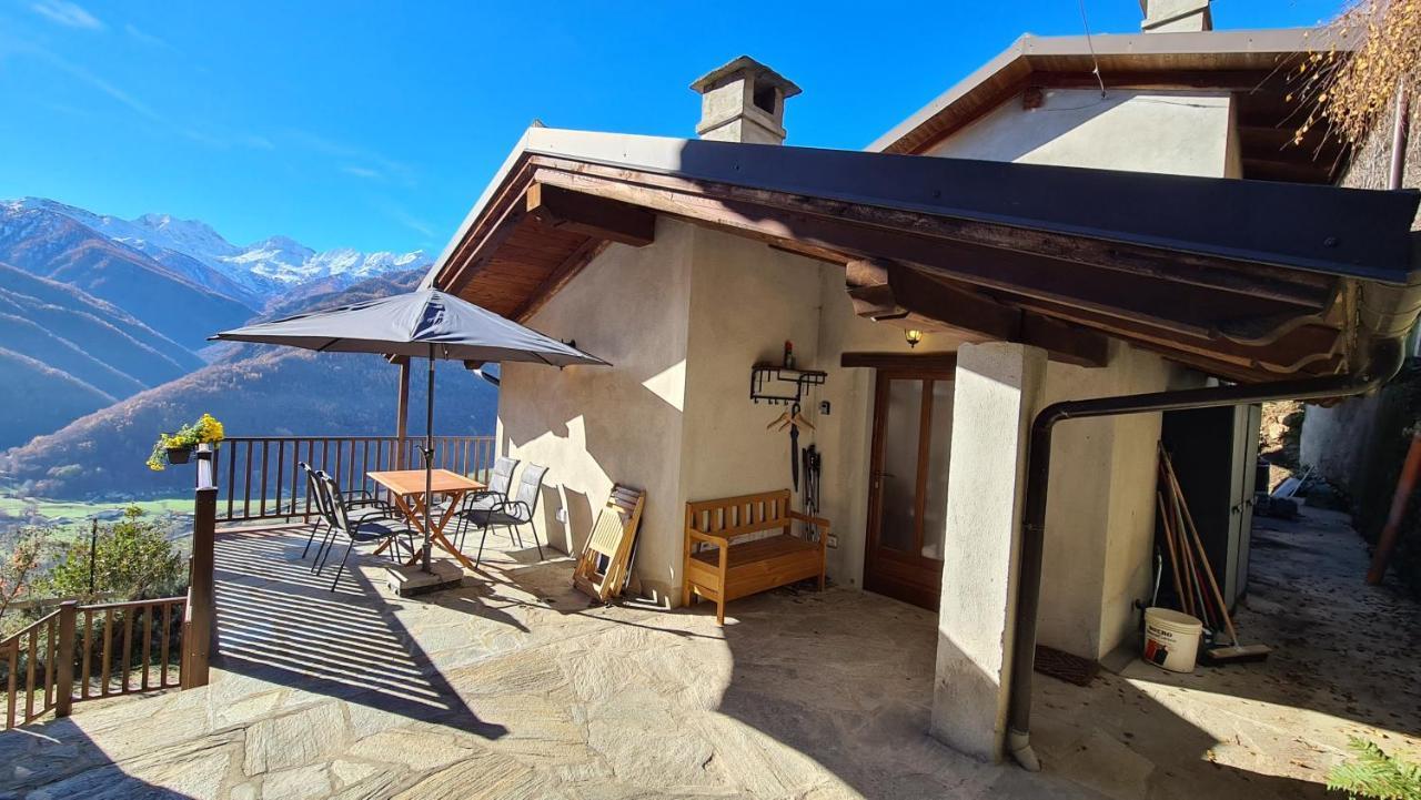 Independent chalet with breathtaking view Villar Pellice Buitenkant foto